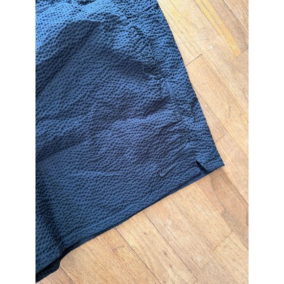 NIKE MENS SEERSUCKER BLACK SHORTS SZ XXL - Picture 2 of 4